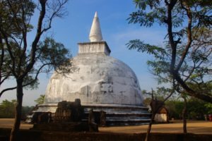 stupa-polonnaruwa